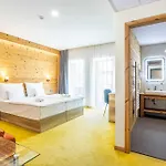Kristaly Konferencia & Wellness Hotell 4*