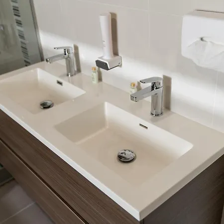 Kristály Konferencia&wellness Hotel