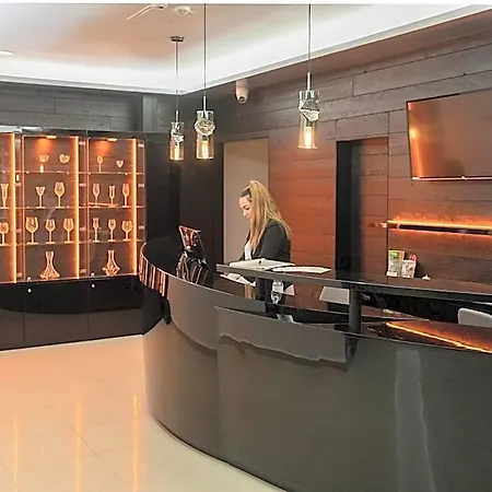 Отель Kristaly Konferencia & Wellness 4*